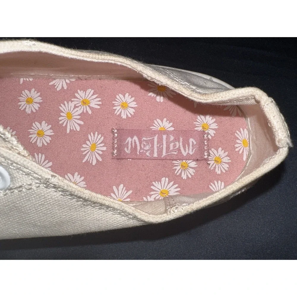 Mad Love Canvas Sneakers Women Fran White Lace Up Shoes Size 9 NWT